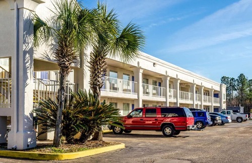 Saraland Hotel | Motel 6-Saraland, AL