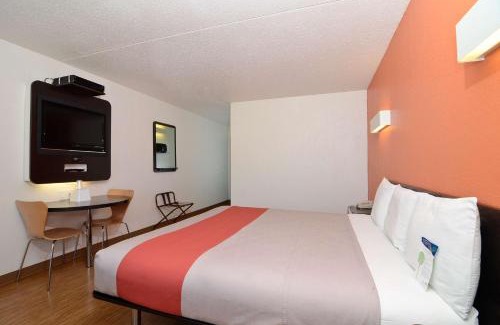 South Haven Hotel | Motel 6-South Haven, KS