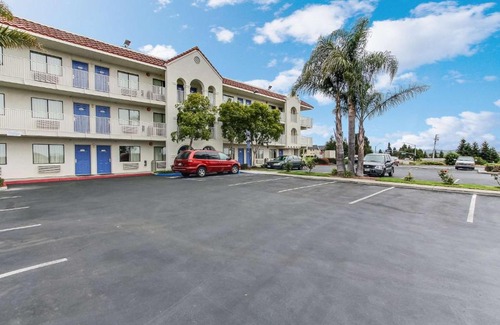 Watsonville Hotel | Motel 6-Watsonville, CA - Monterey Area