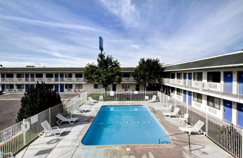 Wells Hotel | Motel 6 Wells