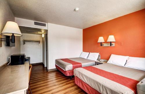 Wells Hotel | Motel 6 Wells
