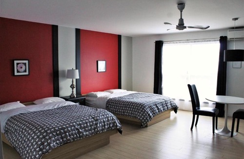 Valcourt Hotel | Motel Du Canton