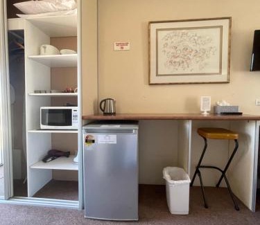 Queanbeyan Hotel | Motel Margeurita