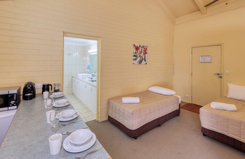 Corowa Hotel | Motel Meneres