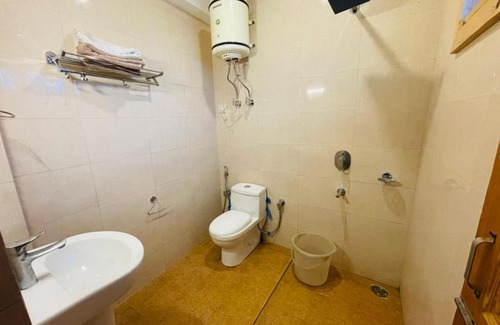 Aleo Hotel | Motel Radhe