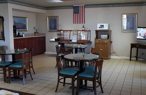 Clarksville House | Motel