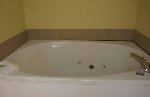 Clarksville House | Motel