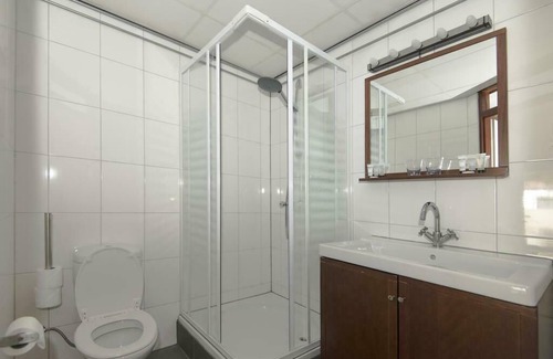 Schinveld Hotel | Motelroom for 3 guests