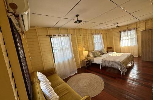 Wat Ket House | Mothana house Share Bathroom