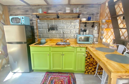 Piper Gap Apartment | Mother Earth, stargazing from the hot tub, Mountain Views, outdoorsman paradise