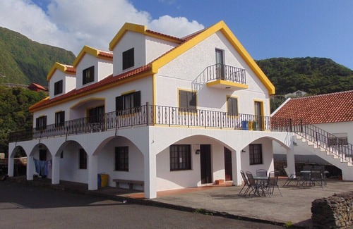 Lajes das Flores Apartment | Mother-in-Law's House 2