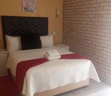 Elundini Bed & Breakfast | Motho ke wena BnB