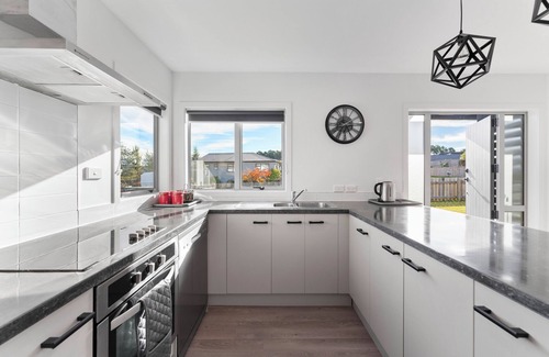 Motuoapa House | Motuoapa Getaway - Lake Taupo Holiday Home