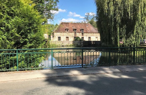 Chaudon Cottage | Moulin à eau . Monument Historique. La Maison du Meunier