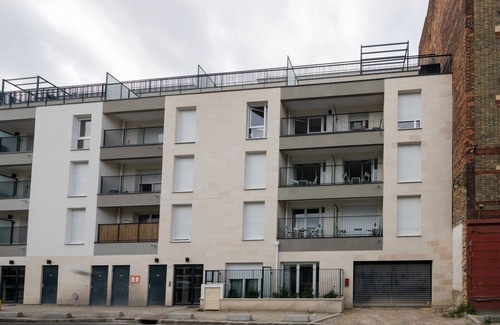 Bondy Apartment | Moulin à Vent A14 - Appt pour 4 avec balcon