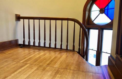 Mankato Bed & Breakfast | Moulin Rouge House Bed and Breakfast