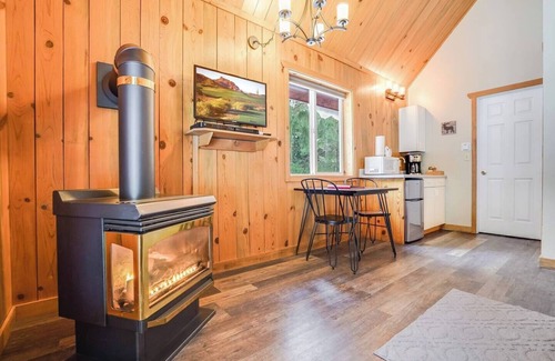 Trout Lake Cabin | Mount Adams Cozy Cabin Retreat