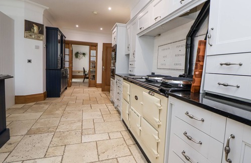 Meliden Cottage | MOUNT HOUSE, family friendly, character holiday cottage in Dyserth