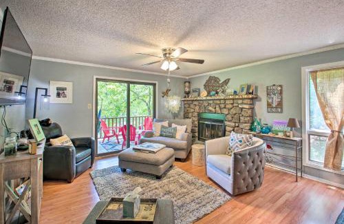 Mount Ida Apartment | Mount Ida Condo with Balcony and Resort Amenities