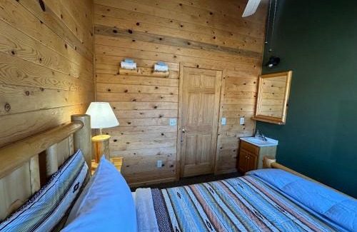 La Sal Bed & Breakfast | Mount Peale Country Inn