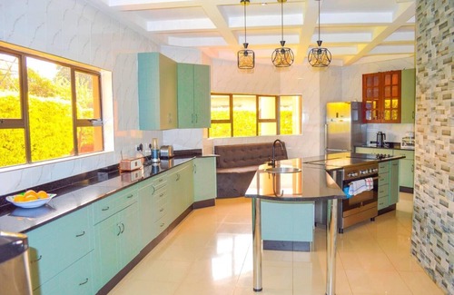 Mazowe Villa | Mount Pleasant - Luxurious 4-Bed Villa