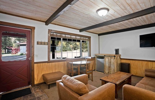 Almont House | Mountain Adventure Base: Fish, Hike, Raft & Ride from Riverside Cabins