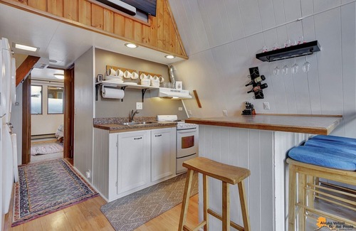 Alyeska House | Mountain Cabin on Alyeska with Amazing Valley Views