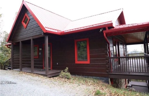 Sparta House | Mountain Cabin with Views of the Blue Ridge Parkway and the Piedmont