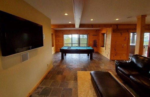 Sparta House | Mountain Cabin with Views of the Blue Ridge Parkway and the Piedmont