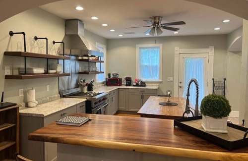 Glenwood Springs House | Mountain Classic NEW *Arcade/Air Hockey* 5 Suites!