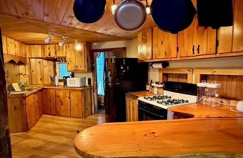 East Calais Cottage | Mountain Cottage in the woods.
