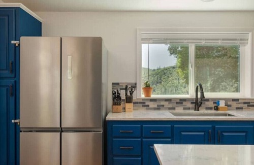 Altaville House | Mountain Family & Pet Home - Hot Tub - Hiking Trail - Valley Back Yard View