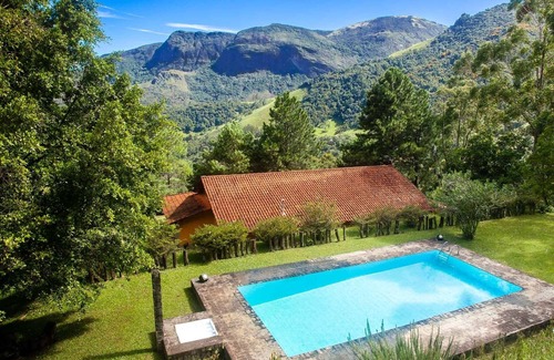 Miguel Pereira House | Mountain Getaway from 06 Pax> Breakfast & Custom Cooking