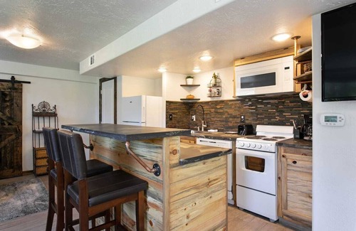 Black Hawk House | Mountain guest suite w/creekside sauna, patio, & fire pit. Casinos nearby!