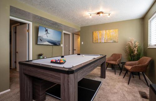 Woodland Estates Apartment | Mountain Haus - Game Room, Hot Tub, Home Gym