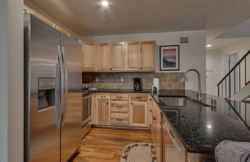 Carnelian Woods House | Mountain High: Studio, 1.5 BA Townhouse in Carnelian Bay, Sleeps 4