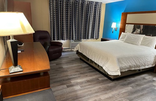 Iron Mountain Hotel | Mountain Inn