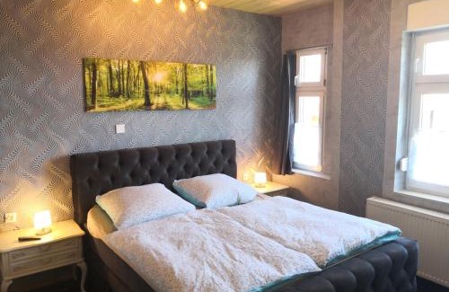 Guentersberge Apartment | Mountain Lake View