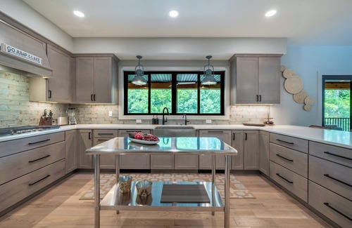 Ingles House | Mountain Lakefront 4 bedroom house with wrap around screen porch, hot tub