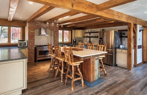 New Paltz House | Mountain Lodge Retreat, Near New Paltz &Hikes.nNature and modern convenience.