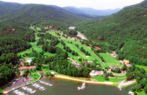 Lake Lure Resort | Mountain Loft Resort - Lake Lure, NC