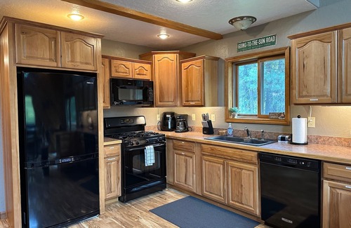 Martin City Cabin | Mountain Mama - Cozy Cabin Close to Glacier Park