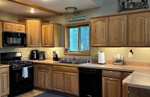 Martin City Cabin | Mountain Mama - Cozy Cabin Close to Glacier Park