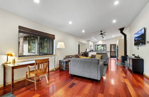 Mountain View Estates House | Mountain Pine Memories - Pets + Hot tub + Fire pit