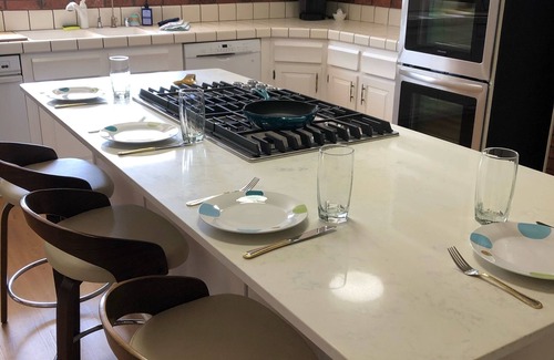 Colfax House | Mountain Retreat-Outdoor adventures minutes away-Room for 6-Pets OK