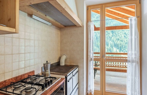Caldes Apartment | Mountain Retreat with Sauna