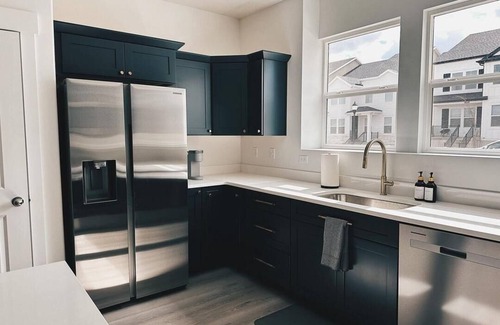 Salt Lake County House | Mountain Ridge Retreat. Less than 1 mile from premier entertainment and shopping