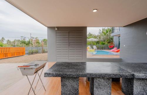 Thap Sakae Villa | Mountain & Sea Pool Villa ทับสะแก