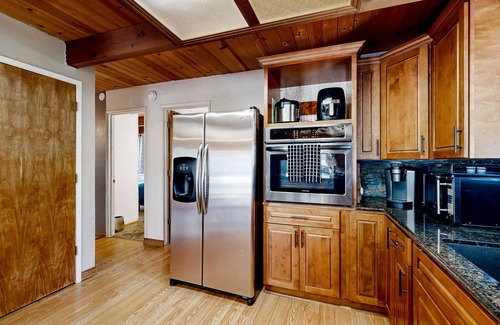 Glencoe House | Mountain serenity awaits, your gateway to lakeside relaxation and adventure