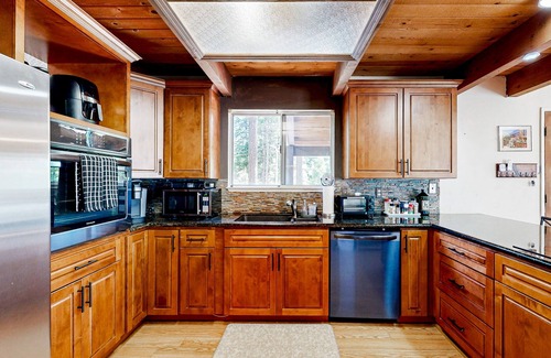 Glencoe House | Mountain serenity awaits, your gateway to lakeside relaxation and adventure